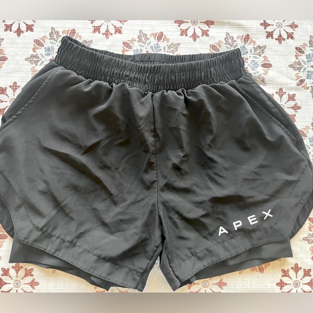 Men’s Apex training running shorts size Large